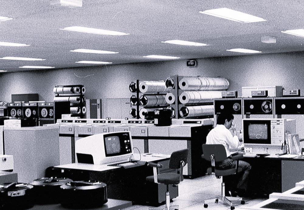 OS - 1996 ComputerRoom - BW